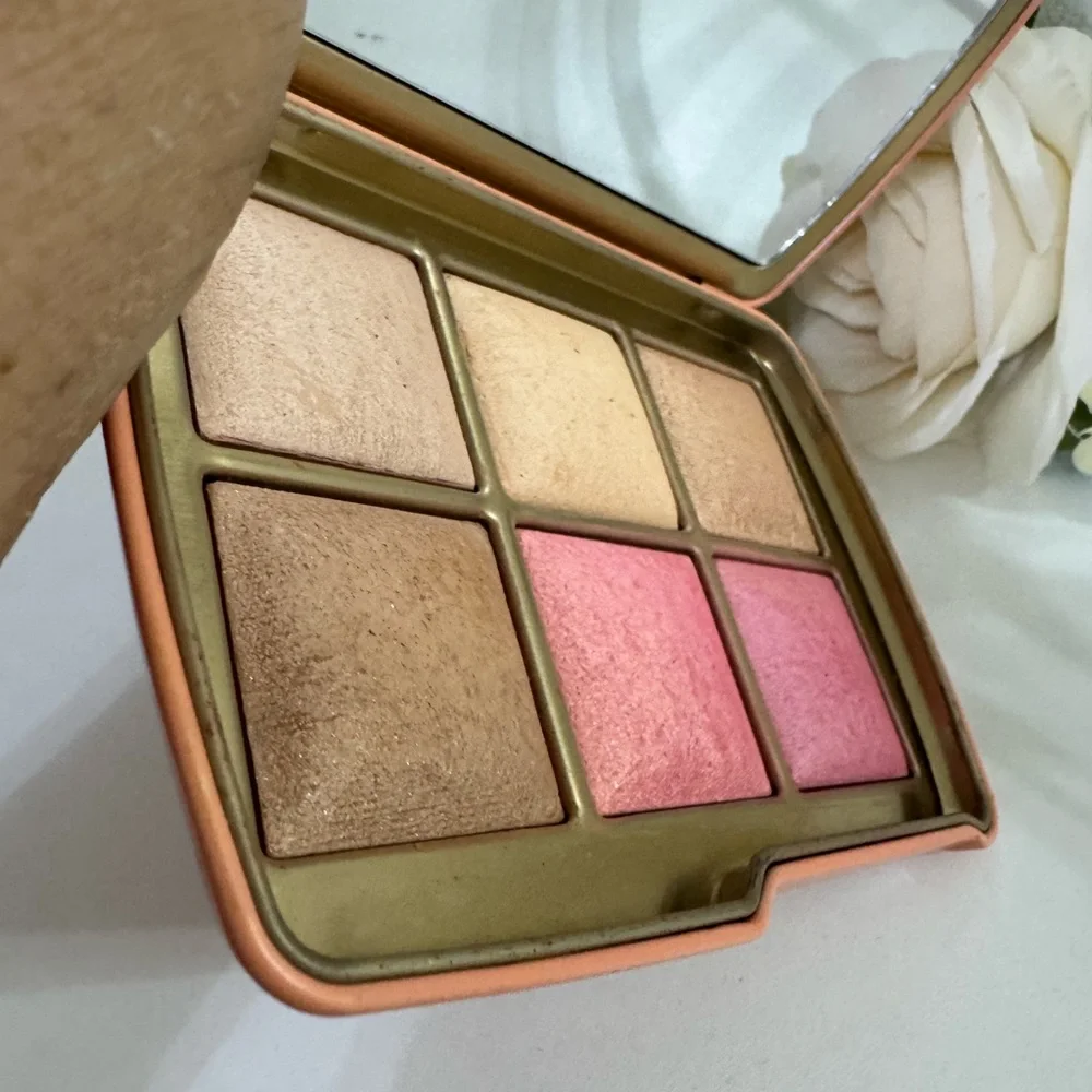 Hourglass AMBIENT LIGHTING EDIT UNLOCKED ELEPHANT - Picture 6 of 9